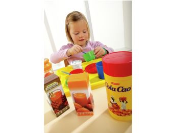 Tetrapak mit FRUCHTSAFT und Trinkschokolade