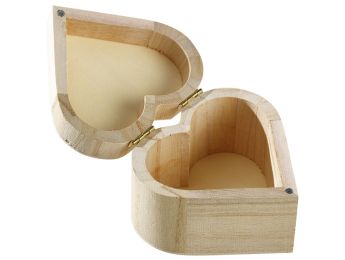 HEART SHAPED BOX TO DECORATE with magnetic closing