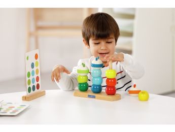 JEU À EMPILER Les chenilles