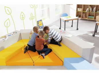 DREIECKIGER HOCKER Delta Ohne Füße