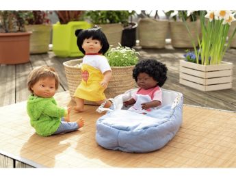 PUPPE Chloe mit Trisomie 21