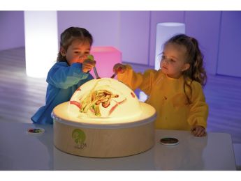 TABLE LUMINEUSE AVEC DÔME