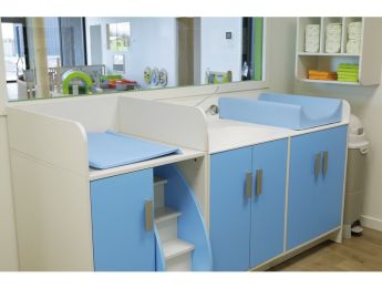 WICKELKOMMODE KAZEO 140 cm 12 Regalböden und 4 Türen