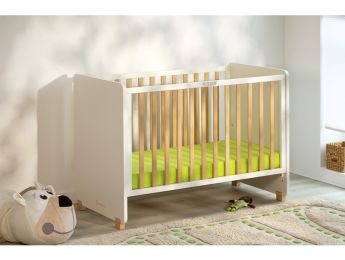 NIEDRIGES BETT SÉRÉNITÉ Mit Füßen aus Massivholz