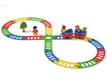 MY FIRST FRIENDS The train