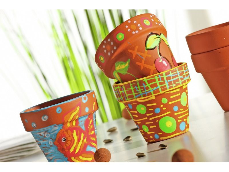 TERRACOTTA POTS TO DECORATE Height: 12 cm