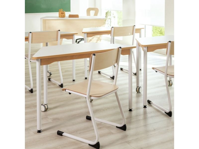 STUHL Metallkufen -kann auf Tisch hochgestellt werden