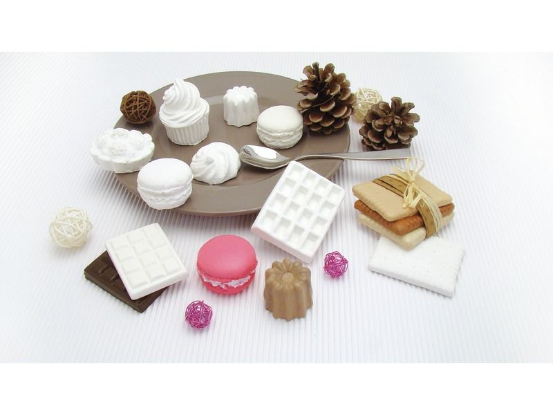 SWEETS TO DECORATE Small beurre biscuit
