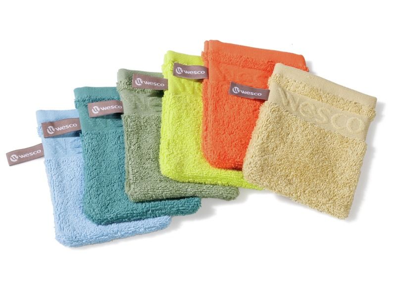 BATHROOM TOWELS FOR INTENSIVE WASHING Children s face cloth mitt style