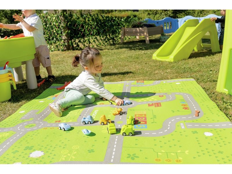 ALL TERRAIN MAT with 9 eco-friendly vehicles