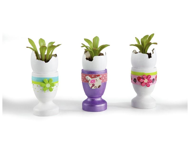 EGG CUPS TO DECORATE