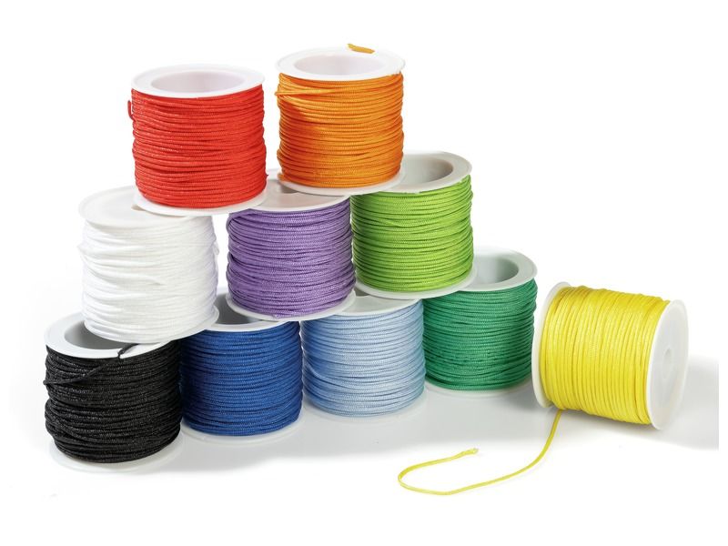 GARNSPULEN AUS POLYESTER