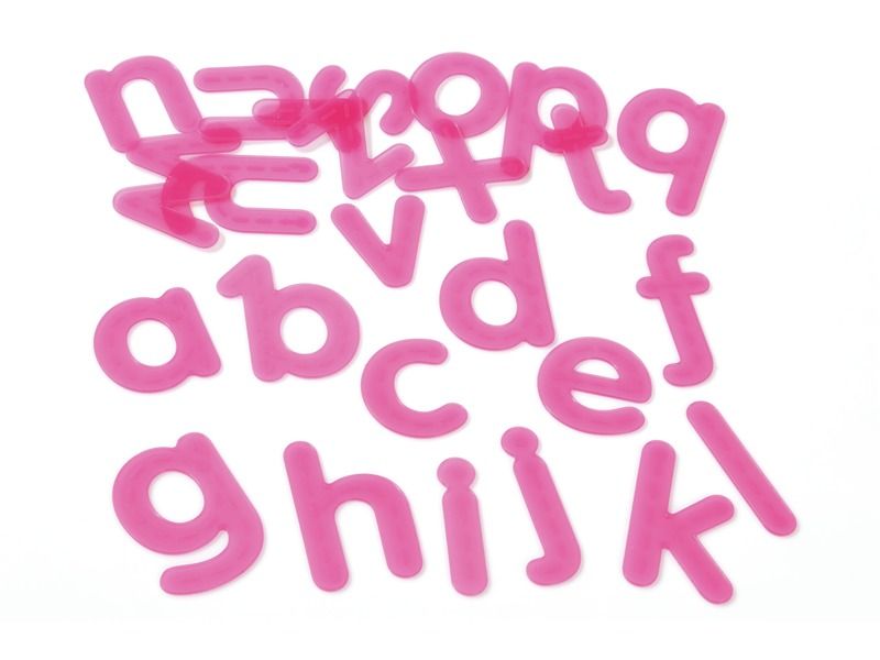 TAKTILE LICHTDURCHLÄSSIGE BUCHSTABEN