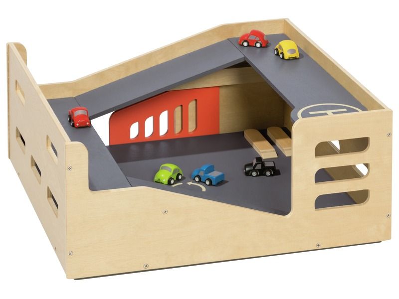GARAGEBAK EN 6 HOUTEN VOERTUIGJES
