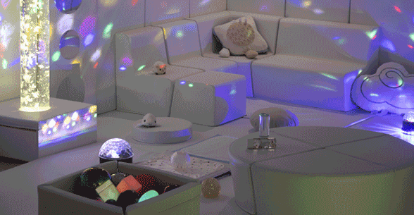 Espace multisensoriel avec la gamme Basic en coloris blanc