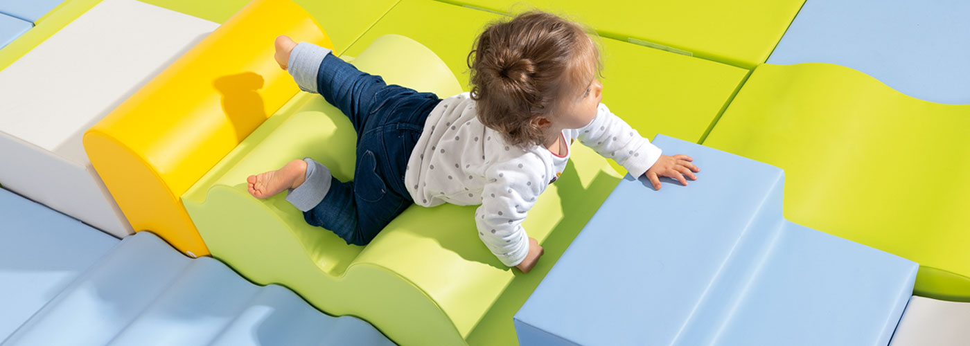 tapis et modules motricité en mousse pour enfants bébés petits